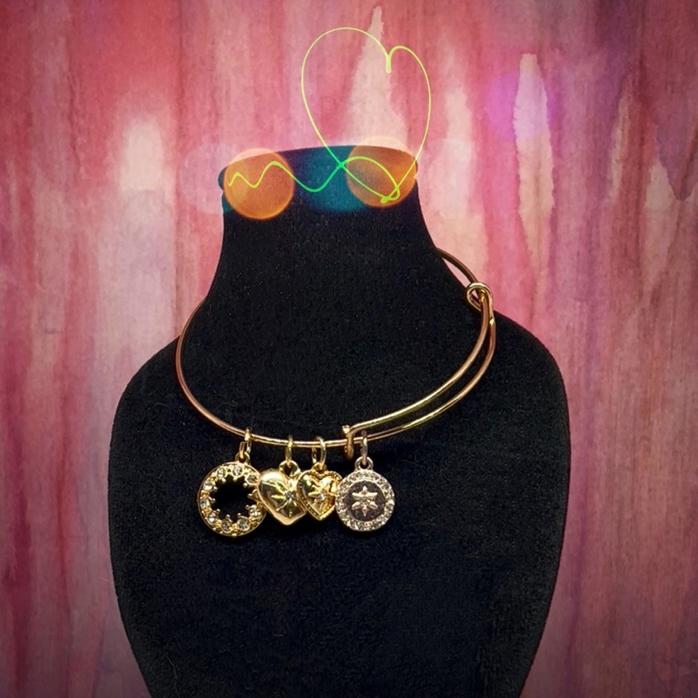 Charm Bangle Heart Bracelet